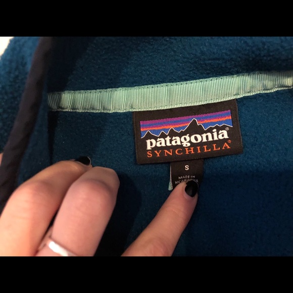 Women’s Patagonia Fleece - Picture 3 of 5